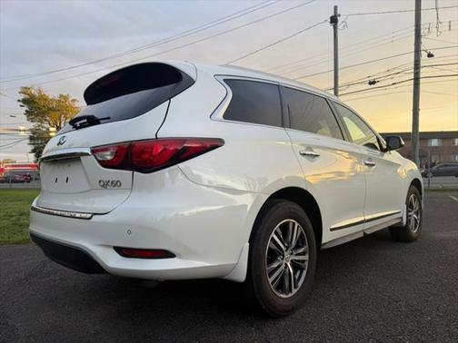 2017 INFINITI QX60 Base