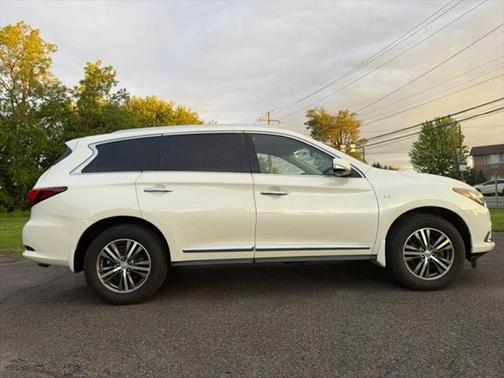 2017 INFINITI QX60 Base