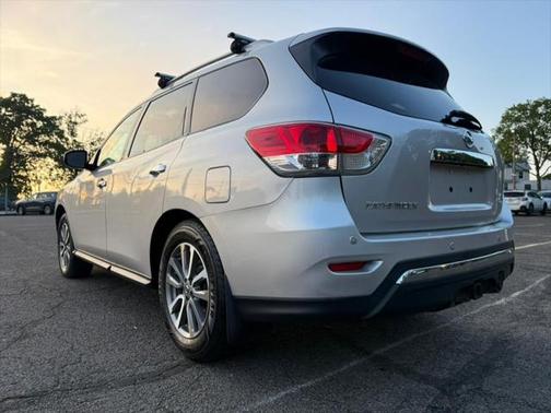 2015 Nissan Pathfinder SV