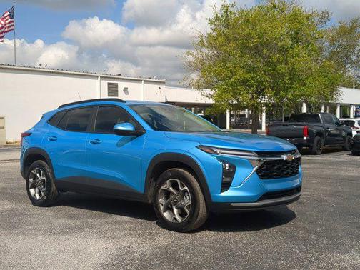 Marina Blue Metallic 2025 Chevrolet Trax LT