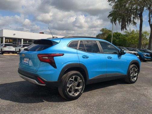 Marina Blue Metallic 2025 Chevrolet Trax LT