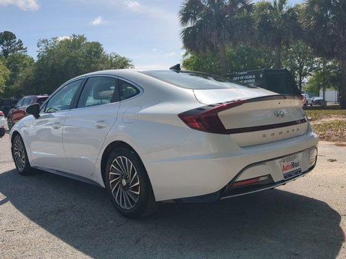 2022 Hyundai SONATA Hybrid SE
