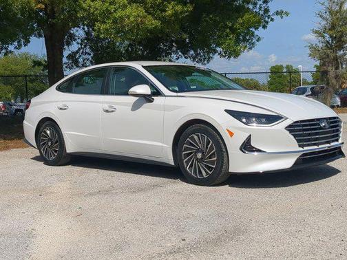 2022 Hyundai SONATA Hybrid SE