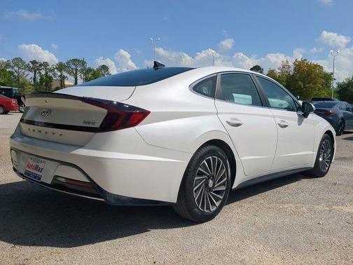 2022 Hyundai SONATA Hybrid SE