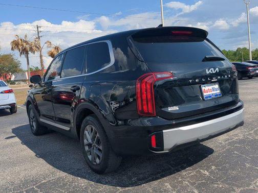 2023 Kia Telluride LX
