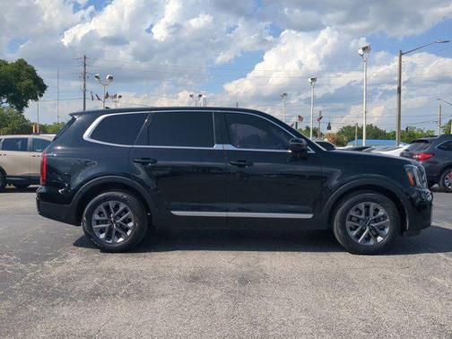 2023 Kia Telluride LX