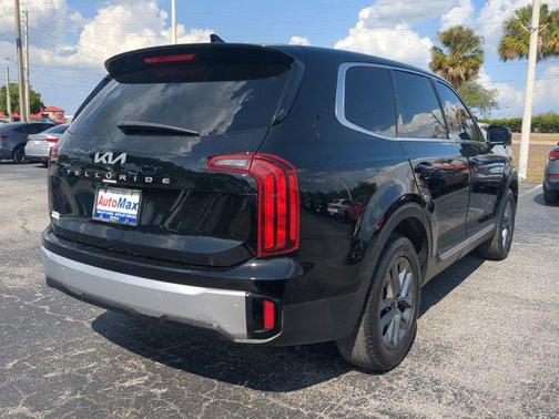 2023 Kia Telluride LX