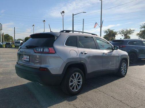 2022 Jeep Cherokee Latitude Lux