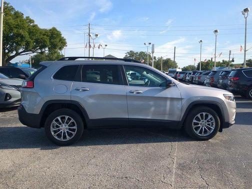 2022 Jeep Cherokee Latitude Lux