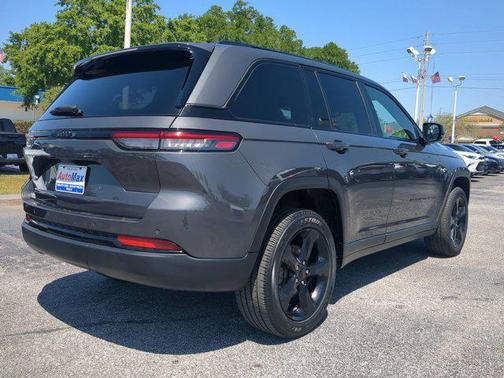 2022 Jeep Grand Cherokee Altitude