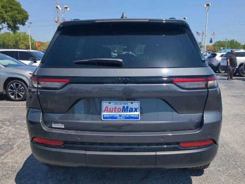 2022 Jeep Grand Cherokee Altitude