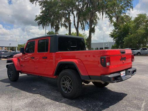2024 Jeep Gladiator Sport S