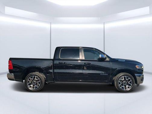 Diamond Black Crystal Pearlcoat 2025 RAM 1500 Laramie