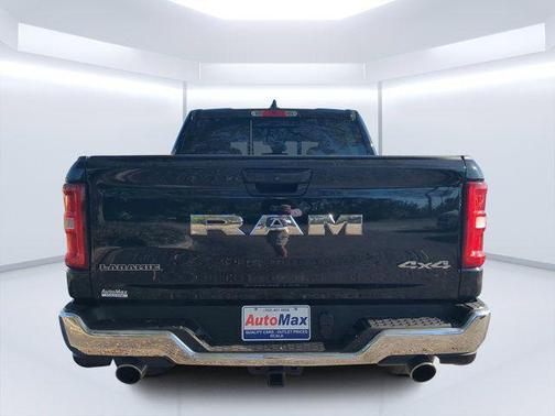 Diamond Black Crystal Pearlcoat 2025 RAM 1500 Laramie