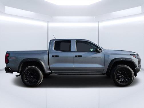 Sterling Gray Metallic 2024 Chevrolet Colorado Trail Boss