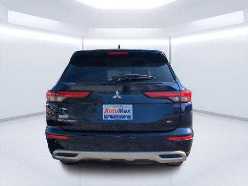 2023 Mitsubishi Outlander SE