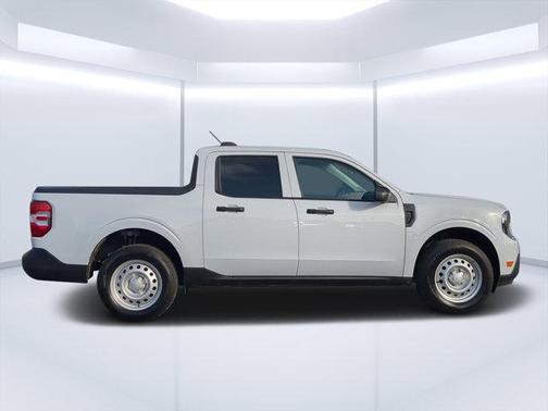 SPACE WHITE METALLIC 2025 Ford Maverick XL