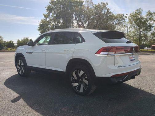 2025 Volkswagen Atlas Cross Sport 2.0T SE w/Technology