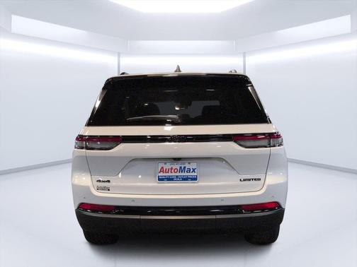 Bright White Clearcoat 2024 Jeep Grand Cherokee Limited