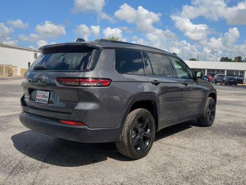 2022 Jeep Grand Cherokee L Altitude