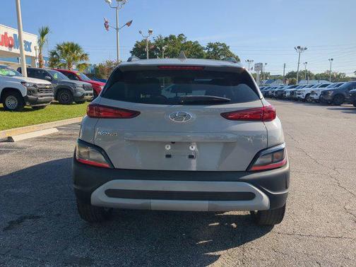 2022 Hyundai KONA SEL
