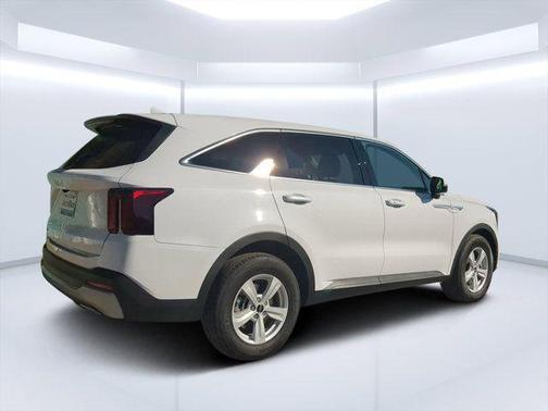 Glacial White Pearl 2025 Kia Sorento LX