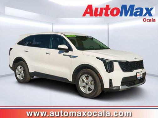 Glacial White Pearl 2025 Kia Sorento LX