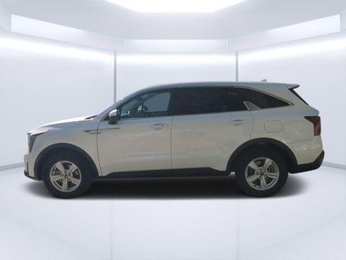Glacial White Pearl 2025 Kia Sorento LX