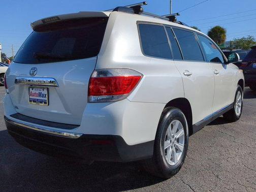 2011 Toyota Highlander SE