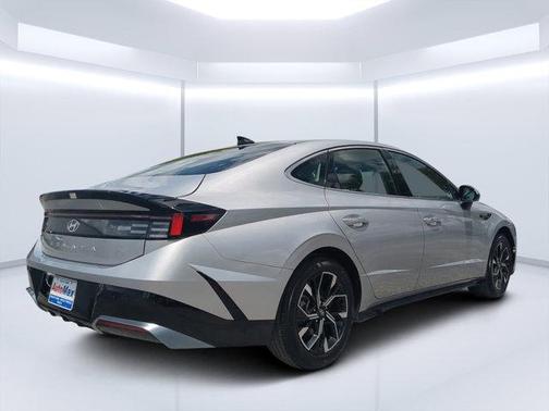 Aero Silver 2025 Hyundai SONATA SEL