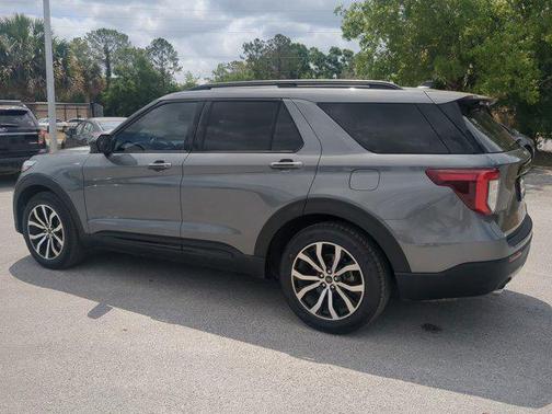 2022 Ford Explorer ST-Line