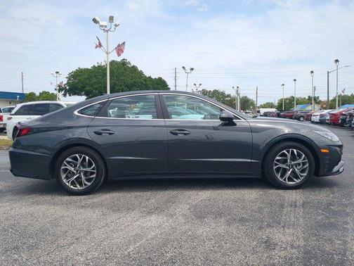 2022 Hyundai SONATA SEL