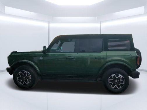 ERUPTION GREEN METALLIC 2025 Ford Bronco Outer Banks