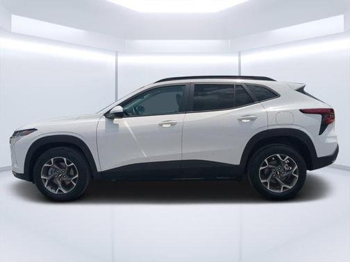 Summit White 2025 Chevrolet Trax LT