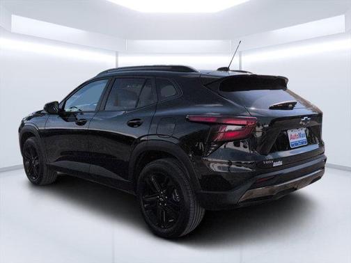 Mosaic Black Metallic 2025 Chevrolet Trax ACTIV