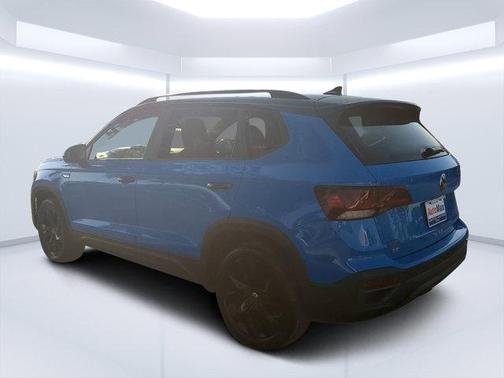 Cornflower Blue w/Deep Black Roof 2024 Volkswagen Taos 1.5T SE Black