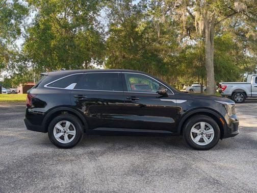 2024 Kia Sorento LX