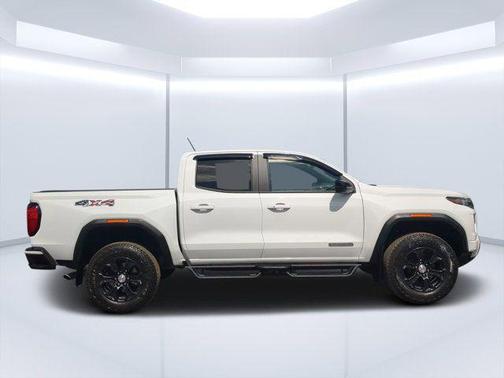 Summit White 2024 GMC Canyon Elevation