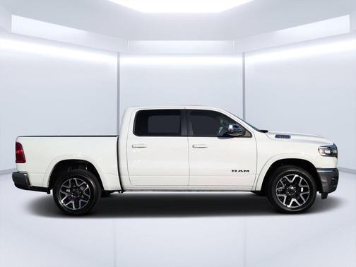 Bright White Clearcoat 2025 RAM 1500 Laramie