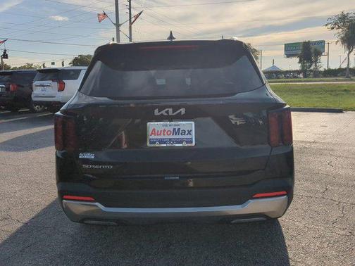 2024 Kia Sorento S