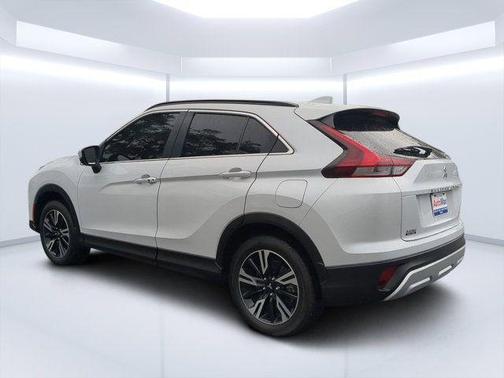 White Diamond Pearl 2024 Mitsubishi Eclipse Cross SE
