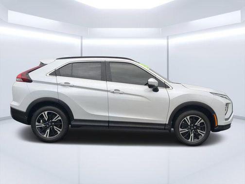 White Diamond Pearl 2024 Mitsubishi Eclipse Cross SE