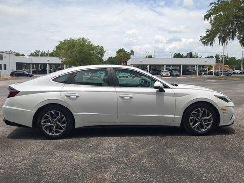 2022 Hyundai SONATA SEL