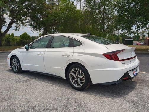 2022 Hyundai SONATA SEL