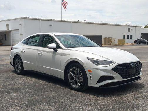 2022 Hyundai SONATA SEL
