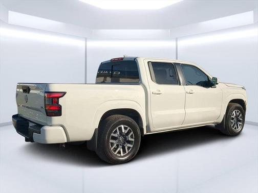 2024 Nissan Frontier SL