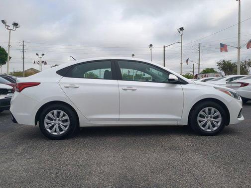 2022 Hyundai Accent SE