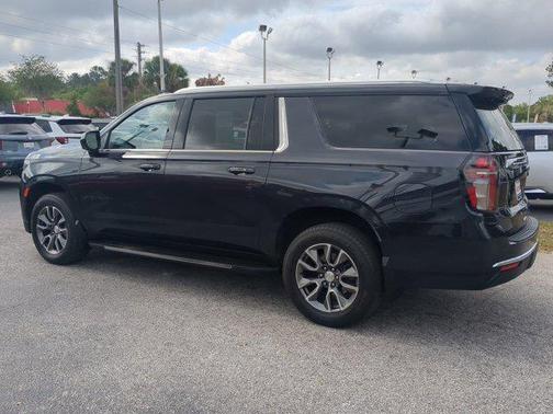 2023 Chevrolet Suburban LS
