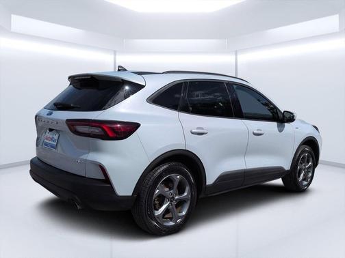 Oxford White 2025 Ford Escape ST-Line Select