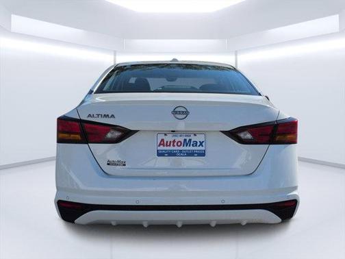 Glacier White 2025 Nissan Altima SV FWD